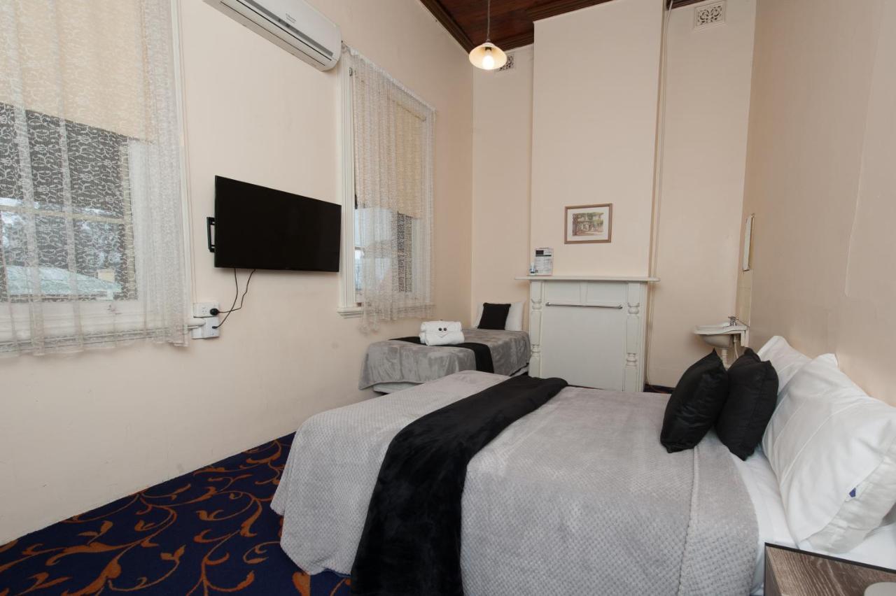 הולברוק Riverina Hotel מראה חיצוני תמונה